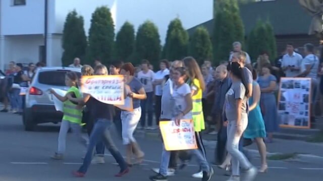 Обустройство пешеходных переходов через трассу в Романовке