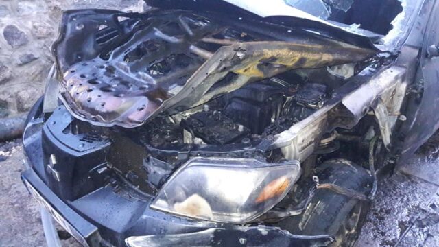 В Ирпене подожгли автомобиль депутата