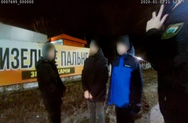 В Ирпене подростки развлекались, бросая петарды в урны